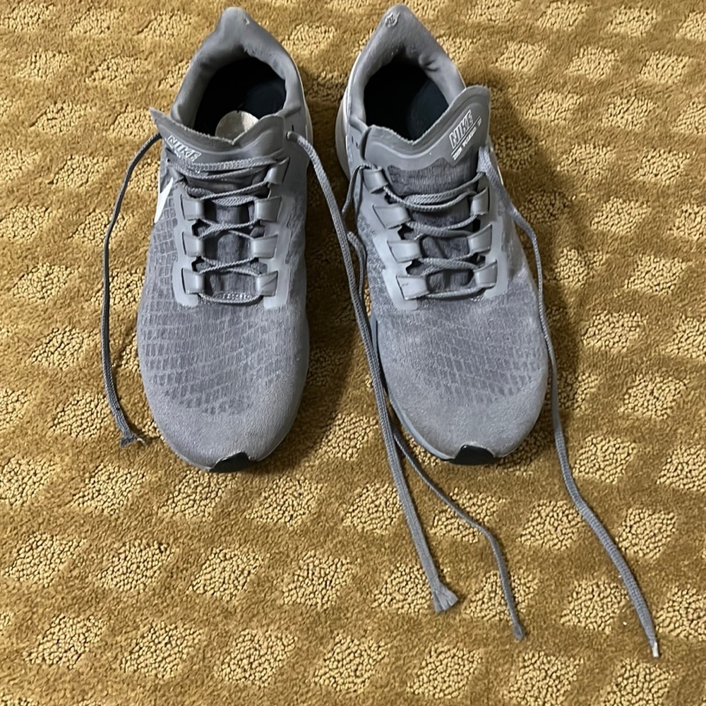 Men’s Nike shoes